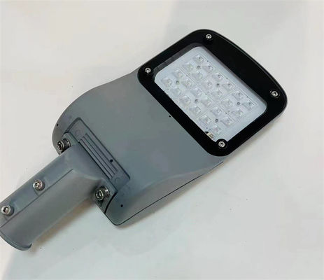 কেনা 30W-70W এলইডি পার্কিং লট লাইট এবং মসৃণ শরীরের বাইরের রাস্তার আলো বাড়ির জন্য 92% শক্তি দক্ষতা online manufacture